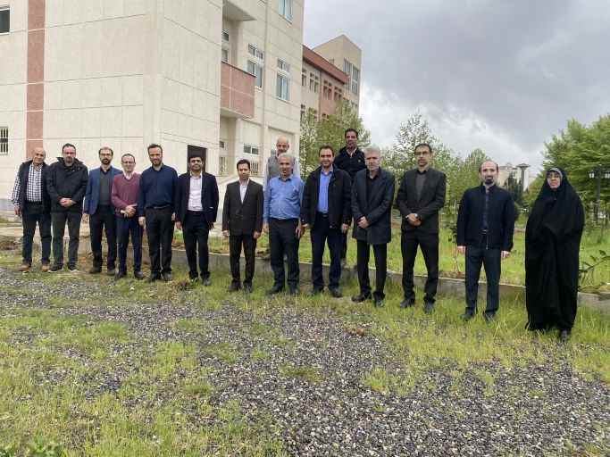 آیین درخت کاری در محوطه دانشکده مهندسی و فناوری با هدف پاسداشت شهدای جنگ رمضان در سال جدید(1405)